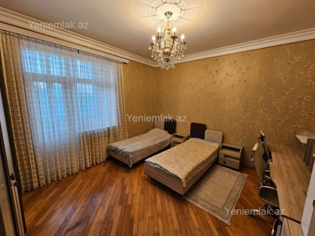 Satılır 2 otaqlı yeni tikili 135 m²