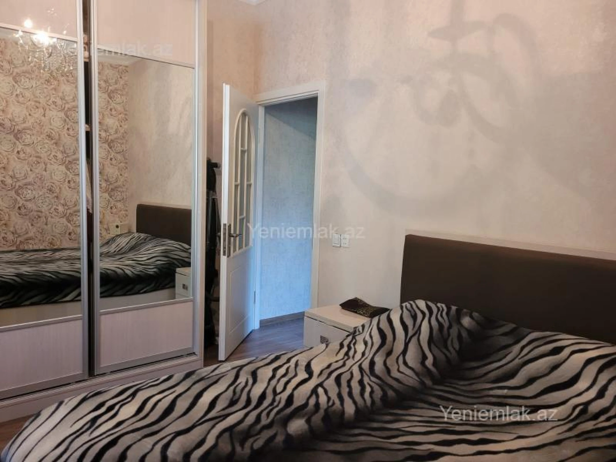 Satılır 3 otaqlı yeni tikili 90 m²