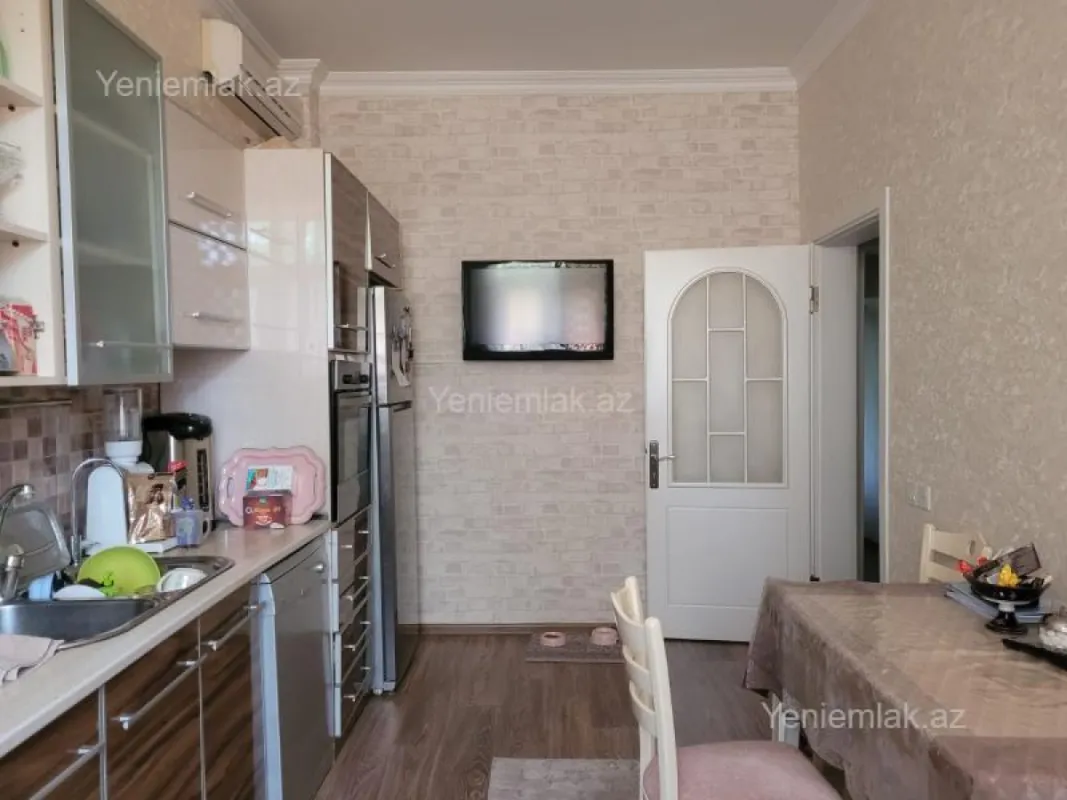 Satılır 3 otaqlı yeni tikili 90 m²