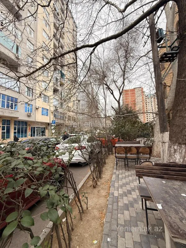 Satılır 9 otaqlı obyekt 200 m²