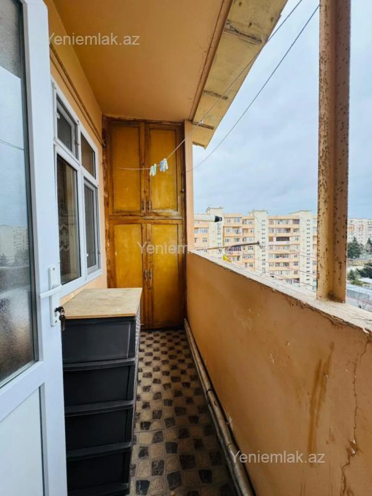 Satılır 3 otaqlı köhnə tikili 75 m²