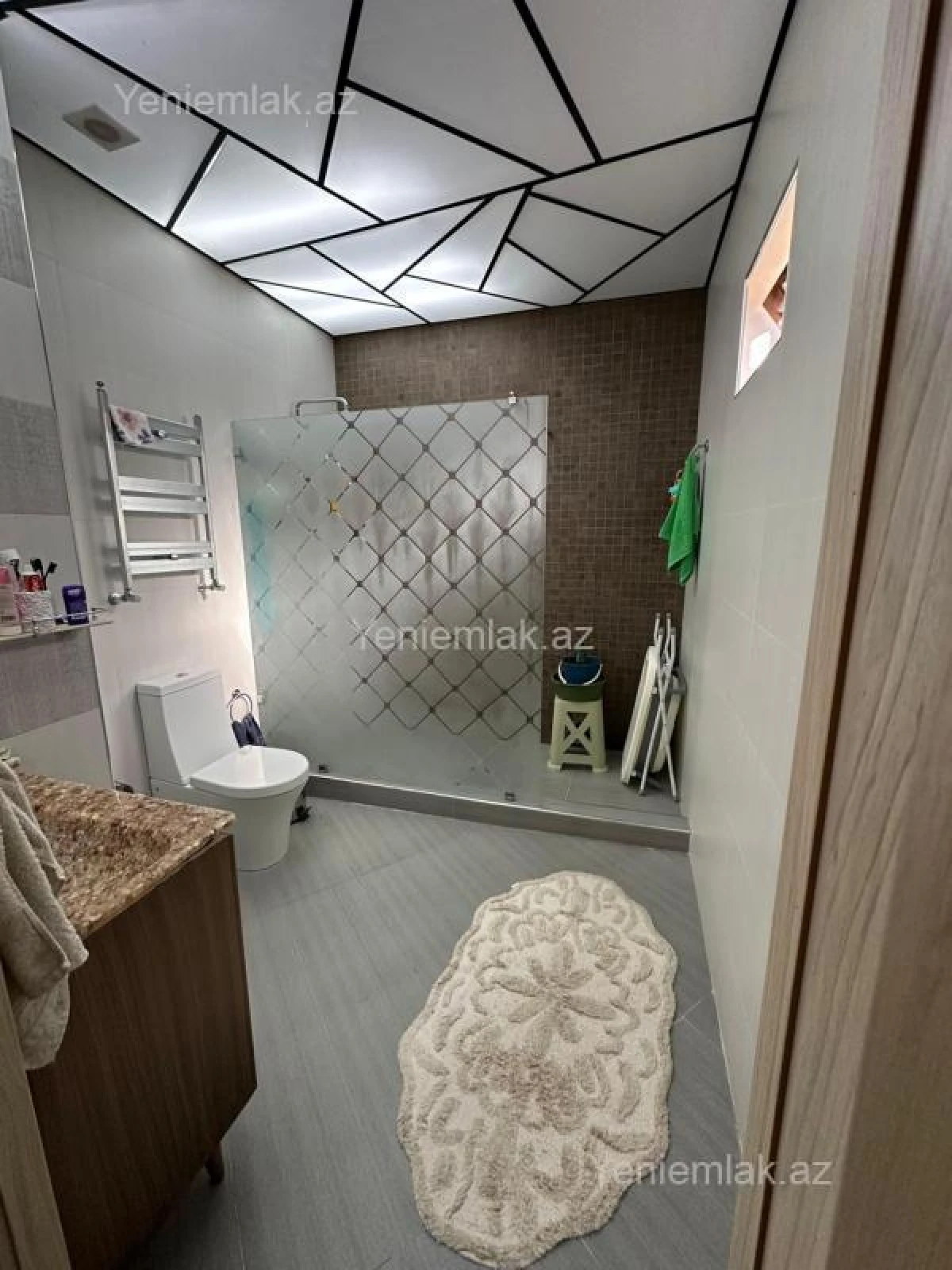 Satılır 5 otaqlı həyət evi 270 m²