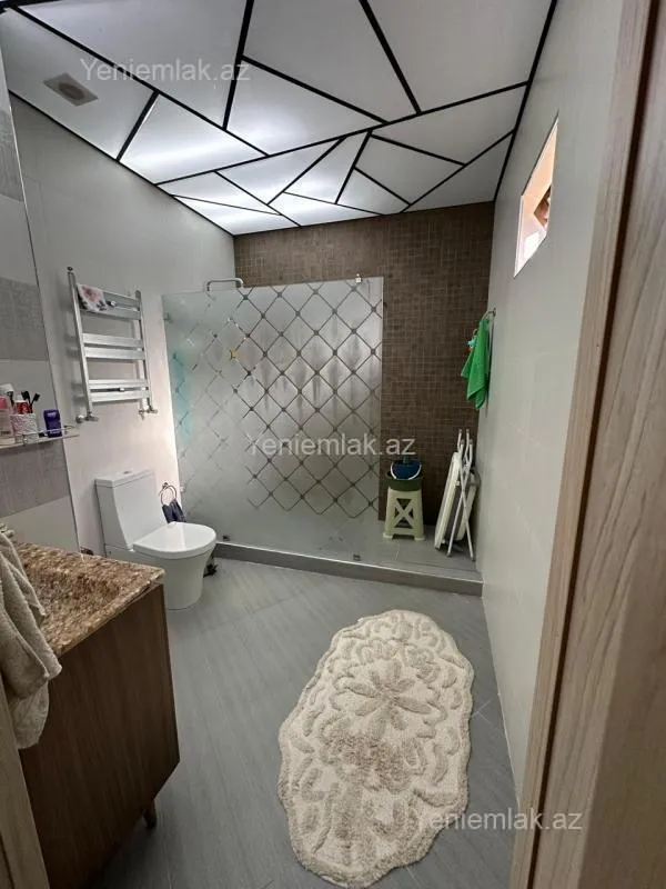 Satılır 5 otaqlı həyət evi 270 m²