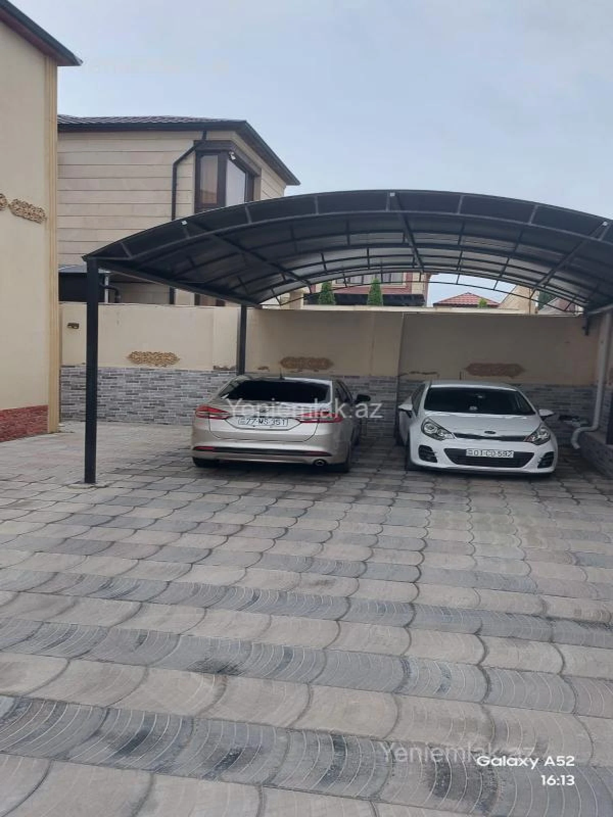 Satılır 5 otaqlı həyət evi 270 m²