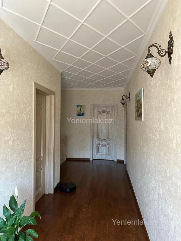 Satılır 5 otaqlı həyət evi 270 m²