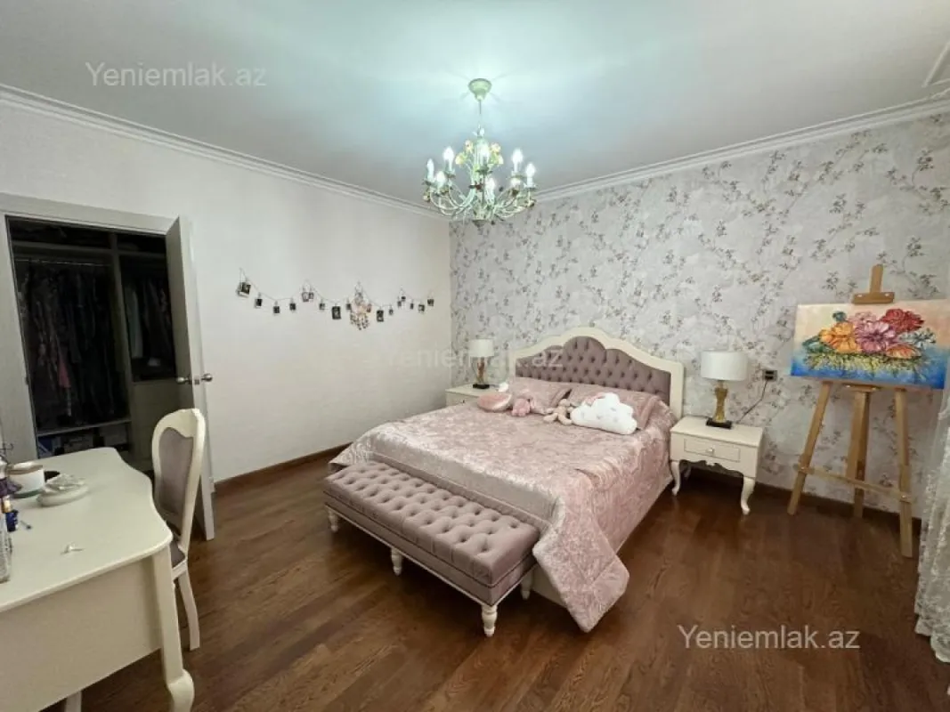 Satılır 5 otaqlı həyət evi 270 m²