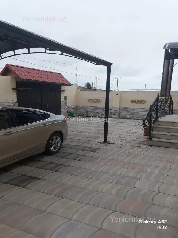 Satılır 5 otaqlı həyət evi 270 m²