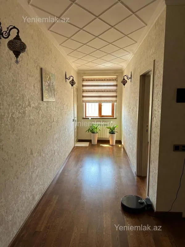 Satılır 5 otaqlı həyət evi 270 m²