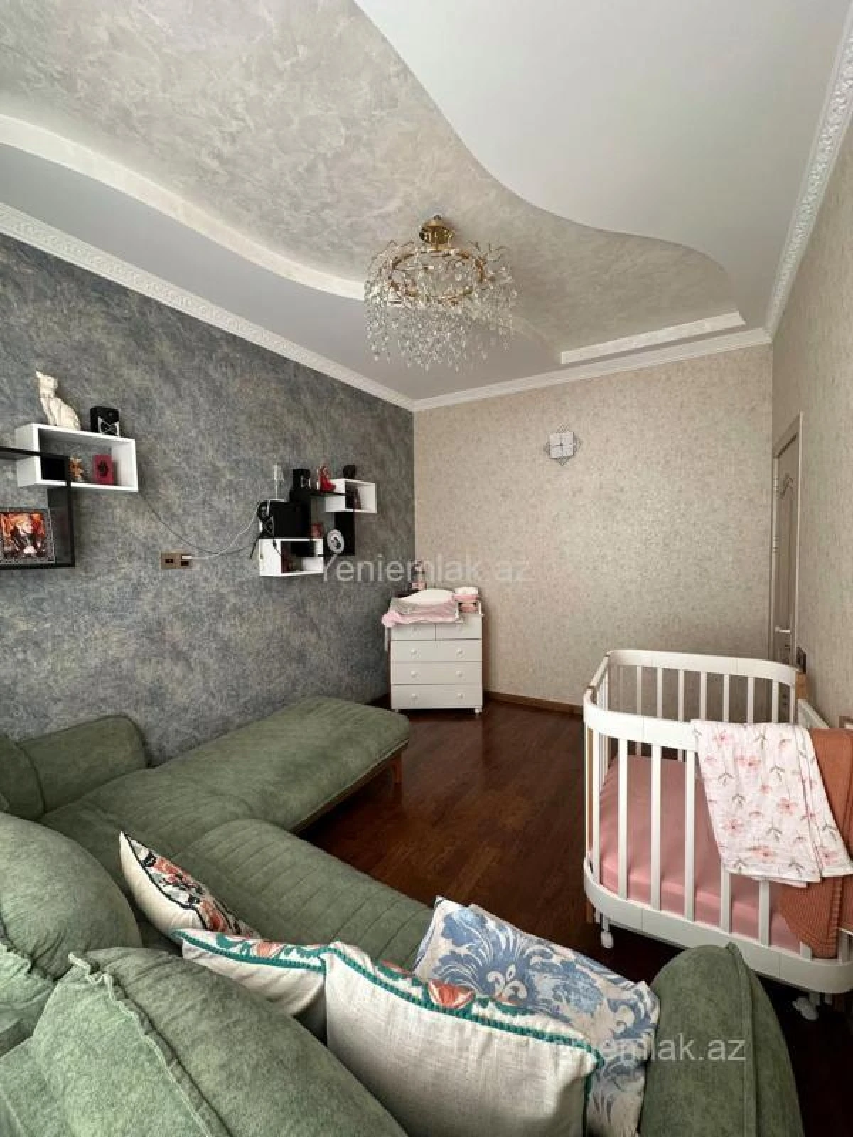 Satılır 5 otaqlı həyət evi 270 m²