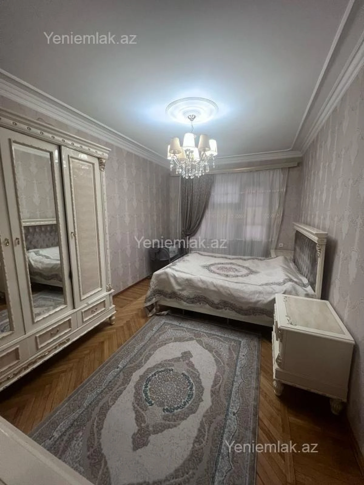 Satılır 4 otaqlı köhnə tikili 110 m²