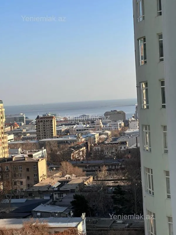 Satılır 4 otaqlı yeni tikili 240 m²
