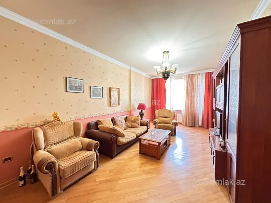 Satılır 4 otaqlı yeni tikili 240 m²