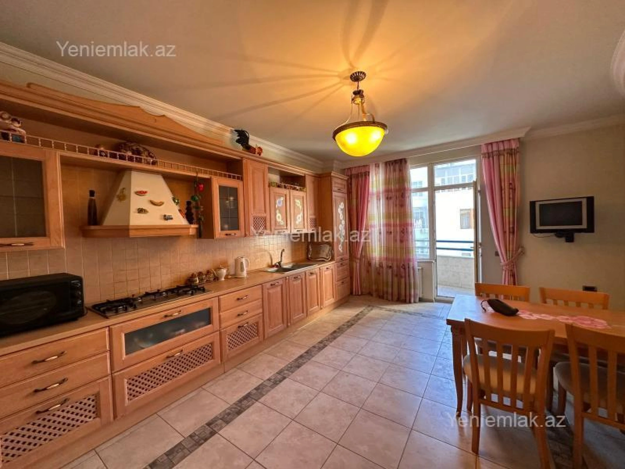 Satılır 4 otaqlı yeni tikili 240 m²