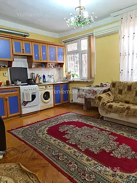 Satılır 3 otaqlı köhnə tikili 75 m²