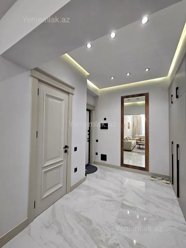 Satılır 3 otaqlı yeni tikili 77 m²