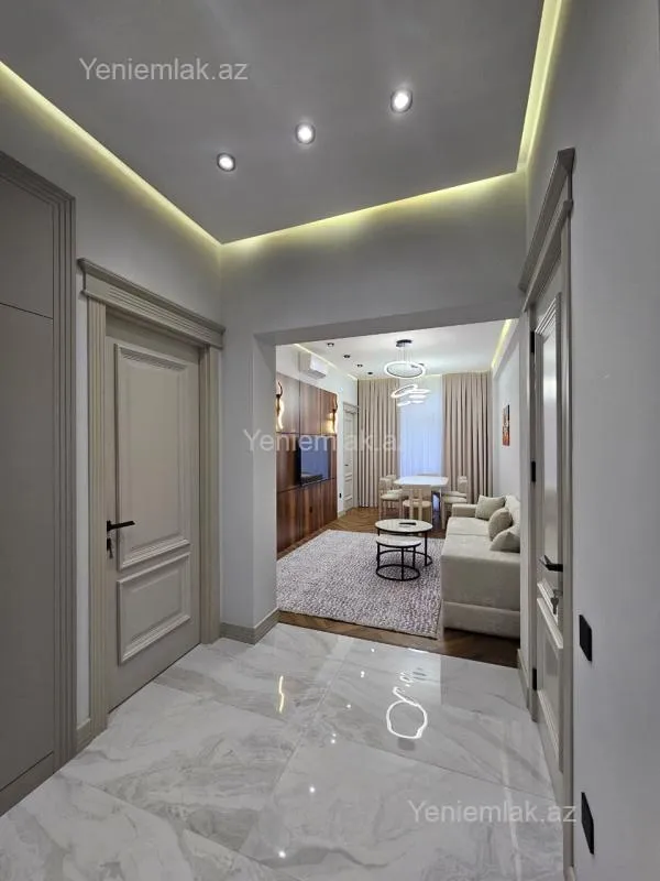Satılır 3 otaqlı yeni tikili 77 m²