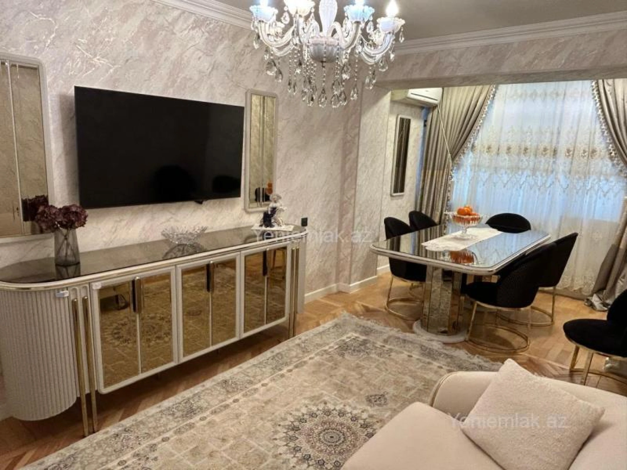 Satılır 2 otaqlı köhnə tikili 70 m²