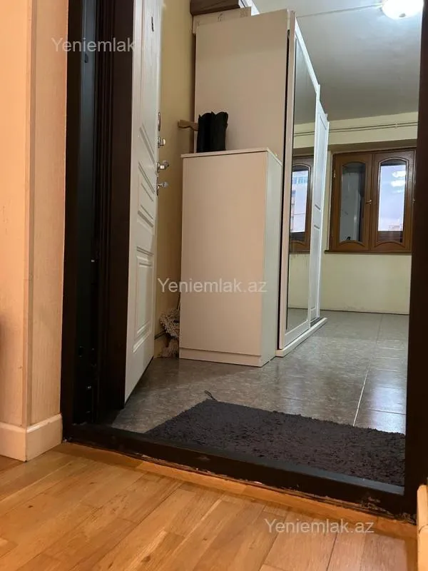 Satılır 2 otaqlı köhnə tikili 70 m²