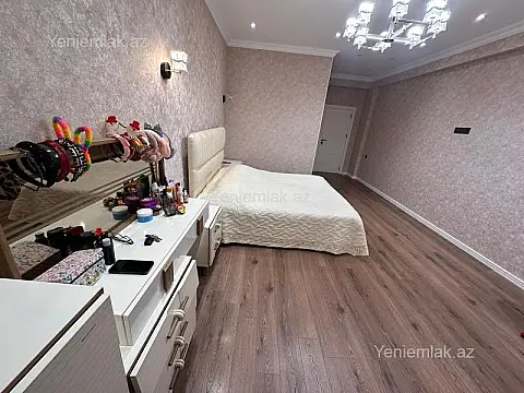 Satılır 3 otaqlı yeni tikili 135 m²