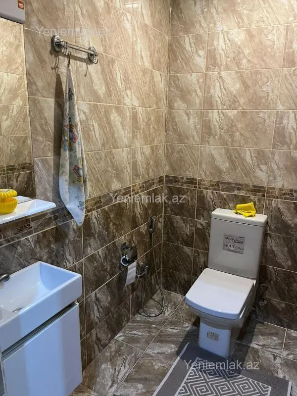 Satılır 3 otaqlı yeni tikili 135 m²