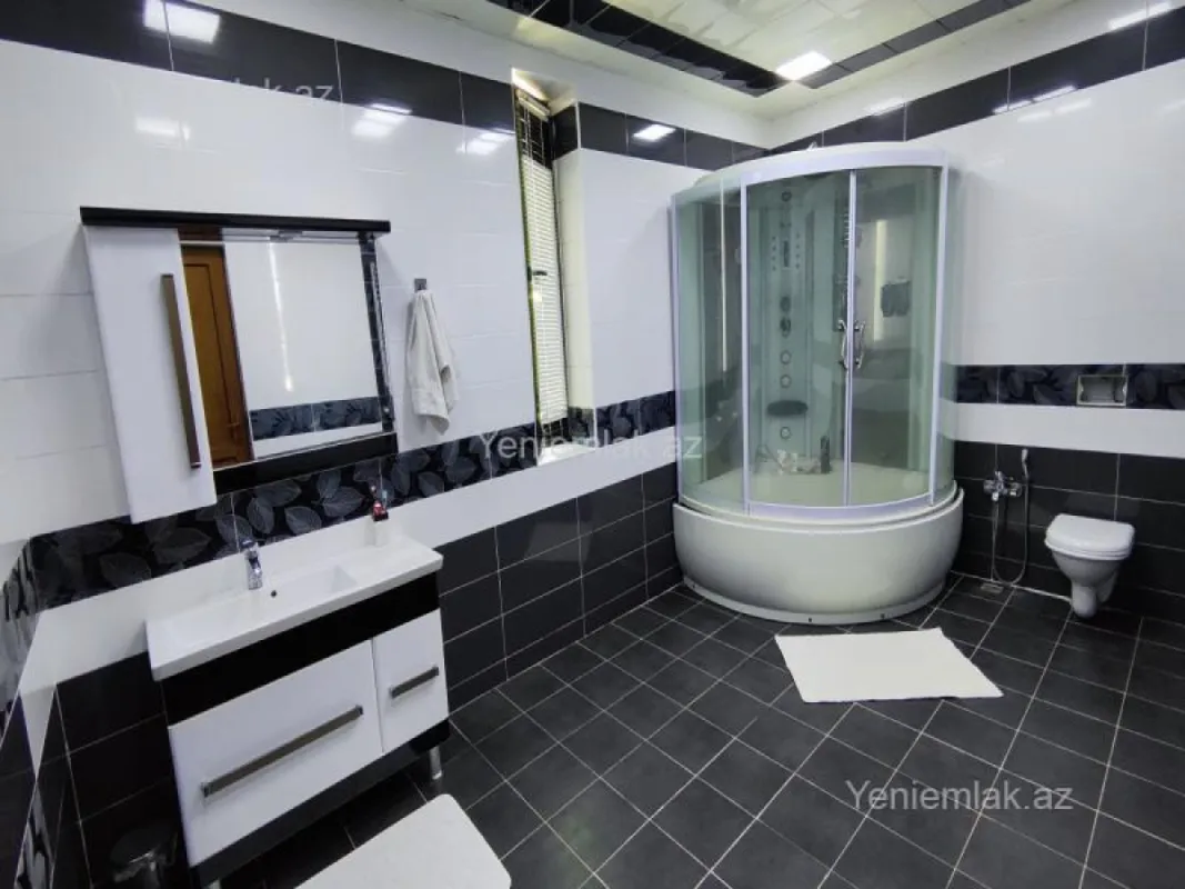 Satılır 8 otaqlı həyət evi 450 m²
