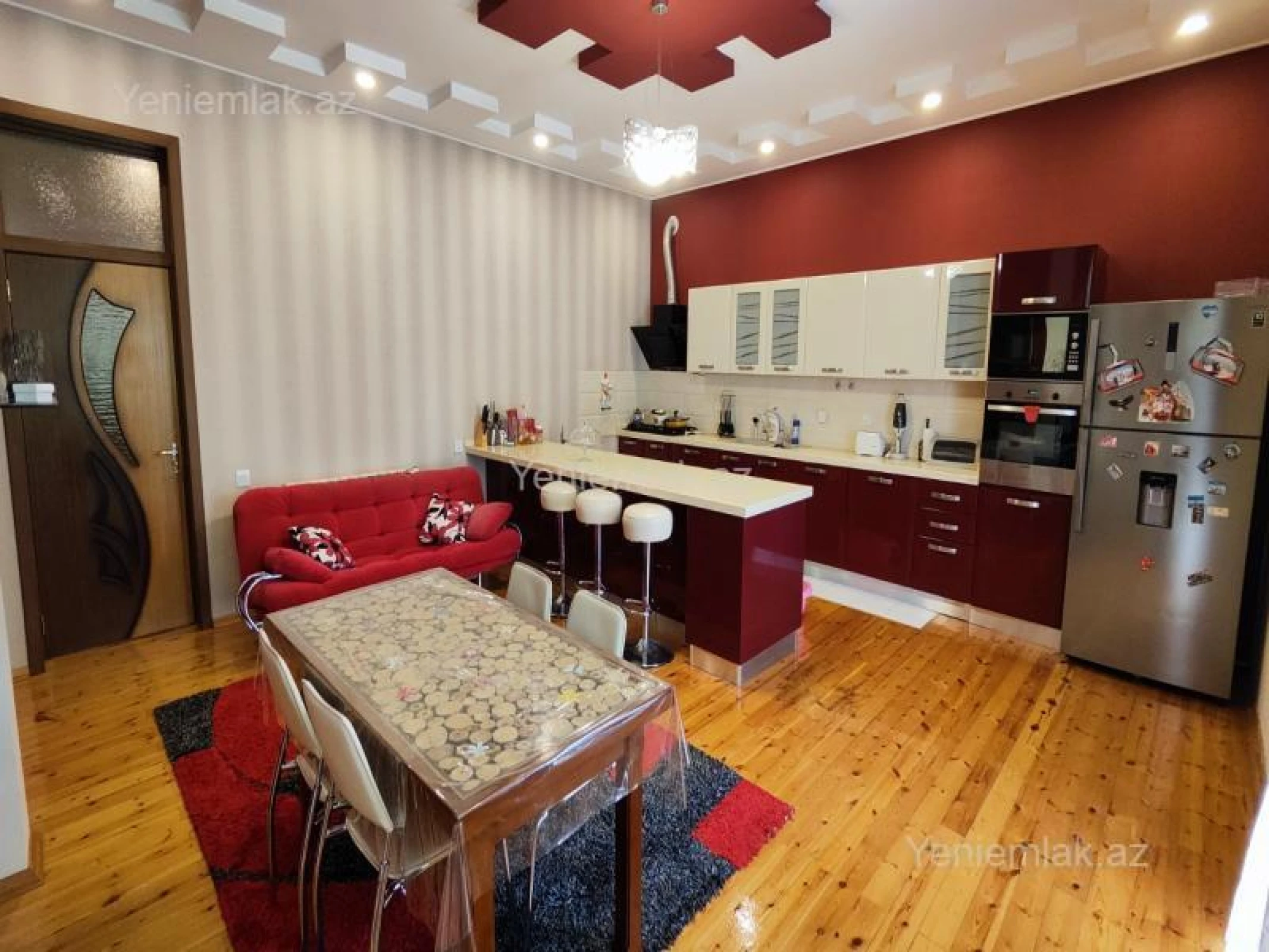 Satılır 8 otaqlı həyət evi 450 m²