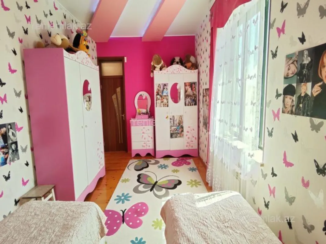 Satılır 8 otaqlı həyət evi 450 m²