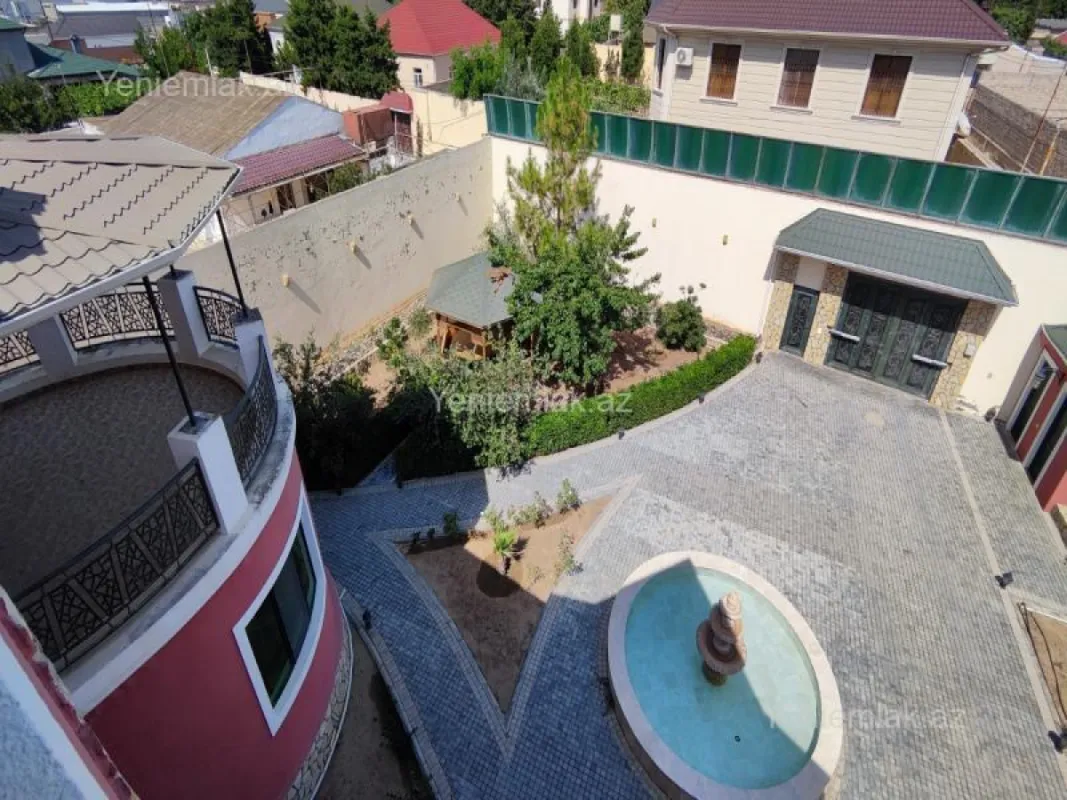 Satılır 8 otaqlı həyət evi 450 m²