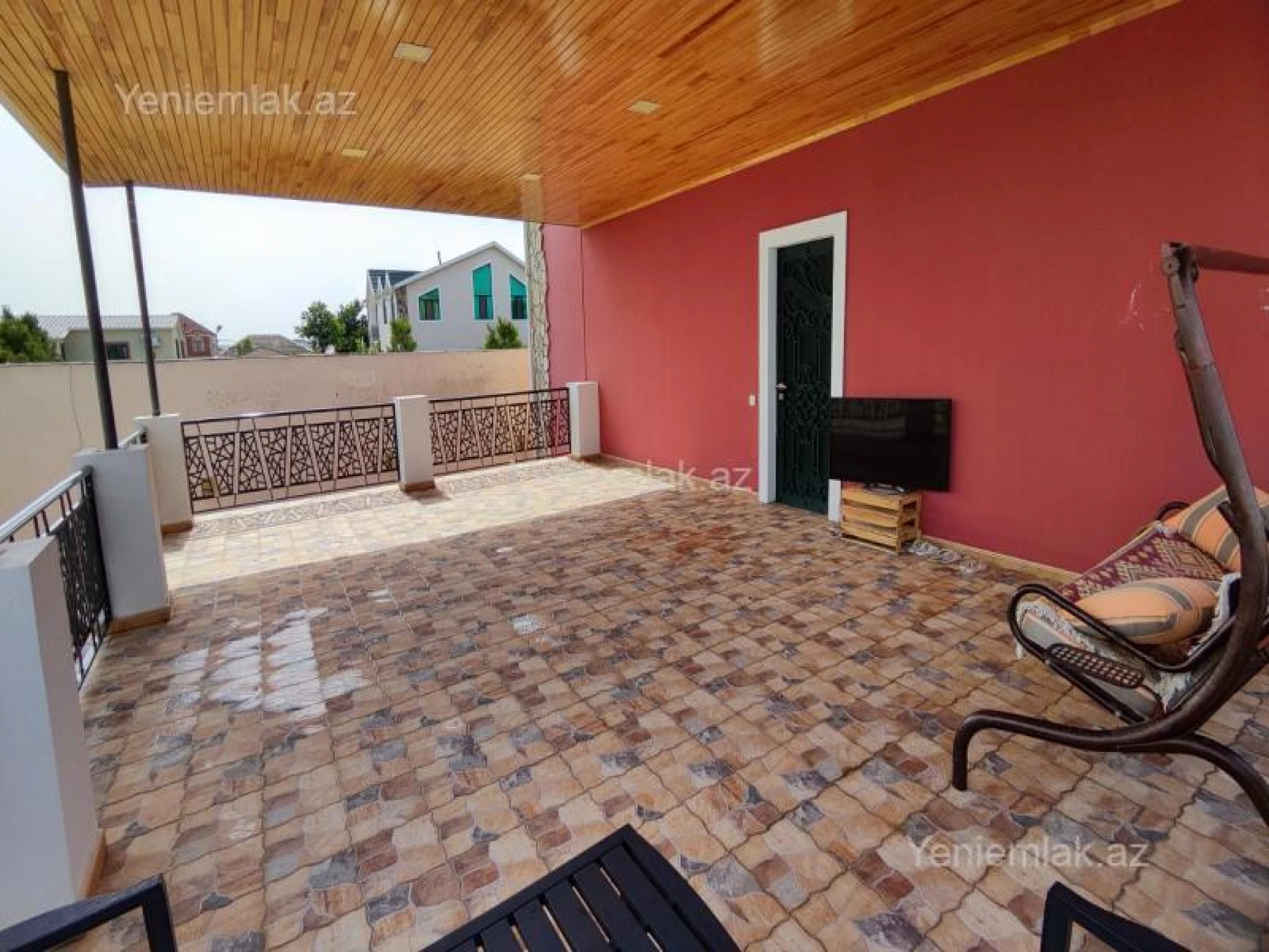 Satılır 8 otaqlı həyət evi 450 m²