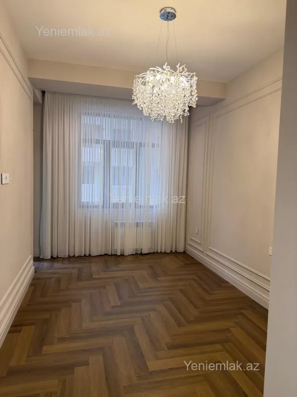 Satılır 3 otaqlı yeni tikili 115 m²