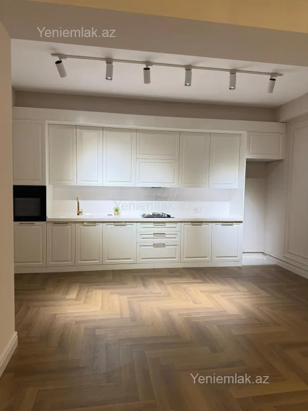 Satılır 3 otaqlı yeni tikili 115 m²