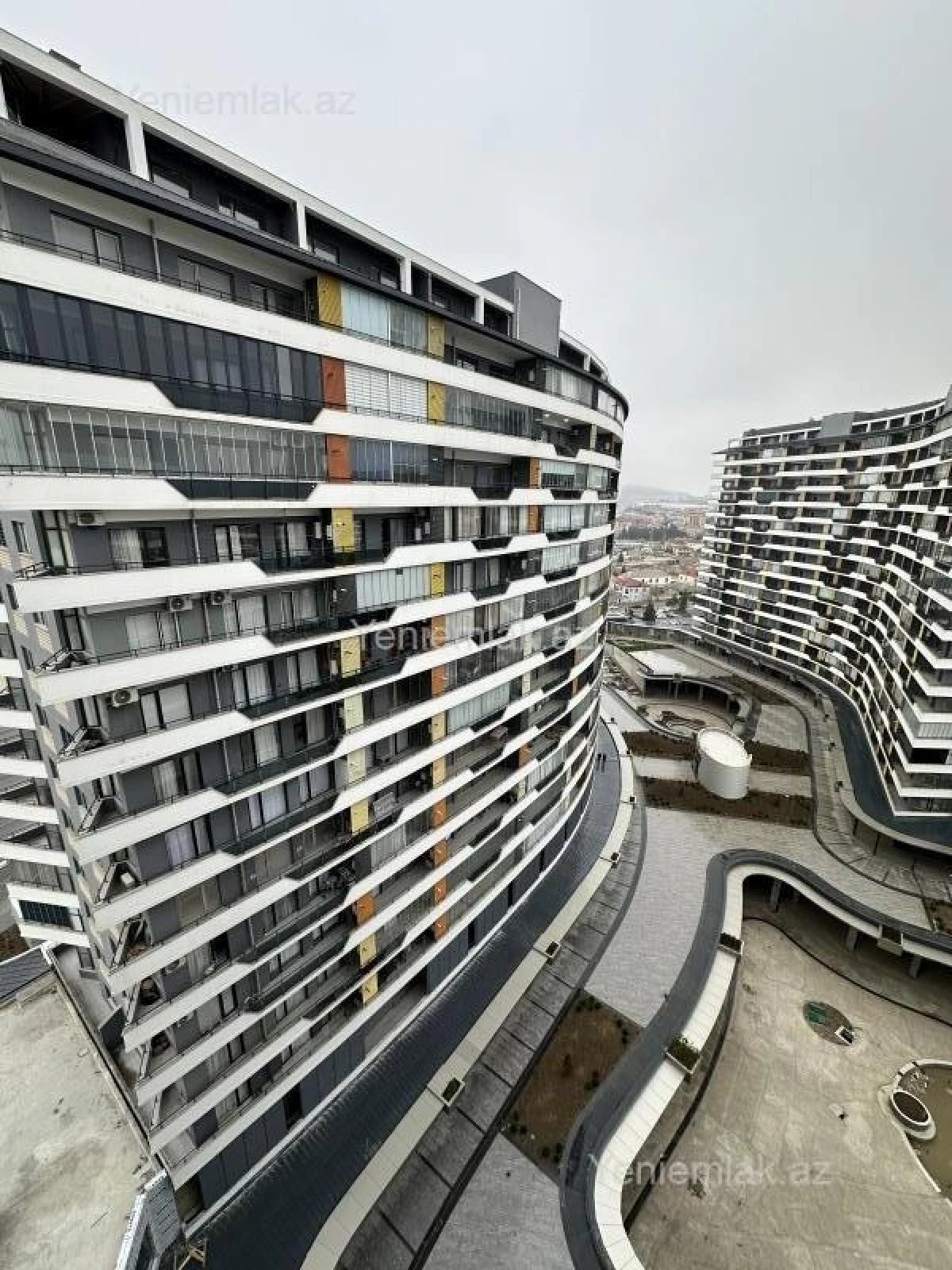 Satılır 2 otaqlı yeni tikili 81 m²