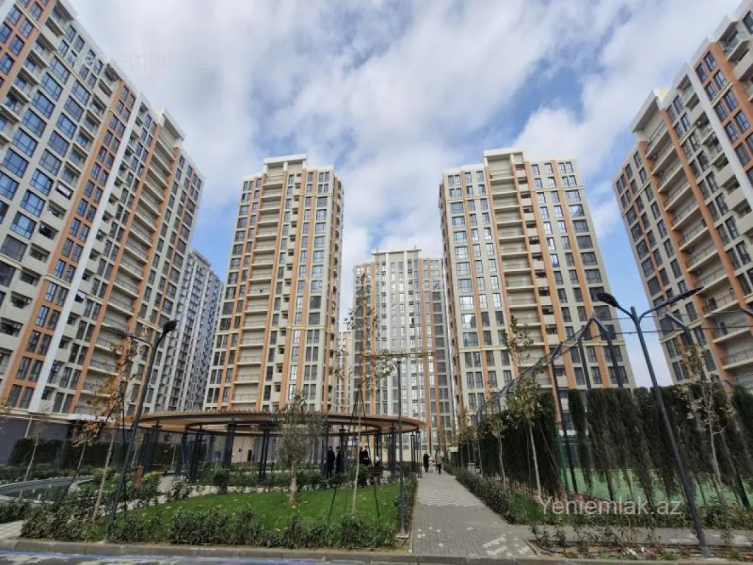 Satılır 4 otaqlı yeni tikili 107 m²