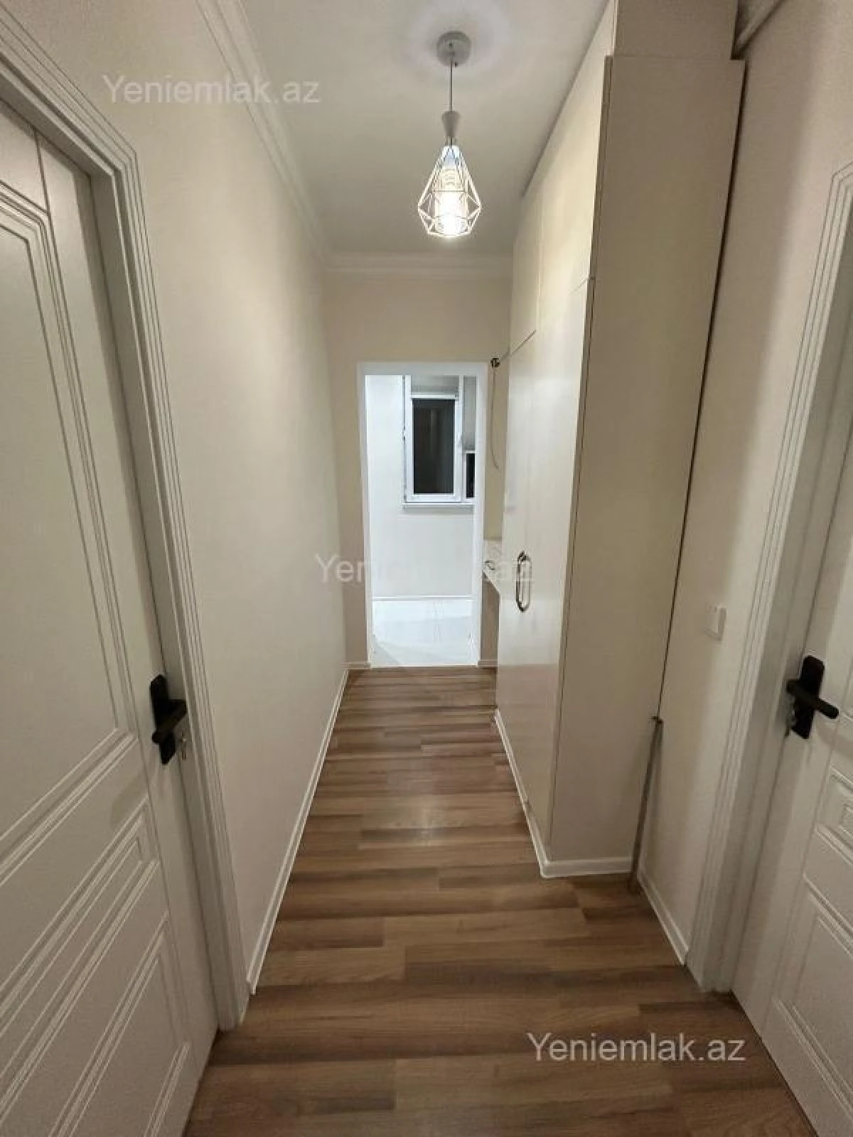 Satılır 2 otaqlı köhnə tikili 60 m²