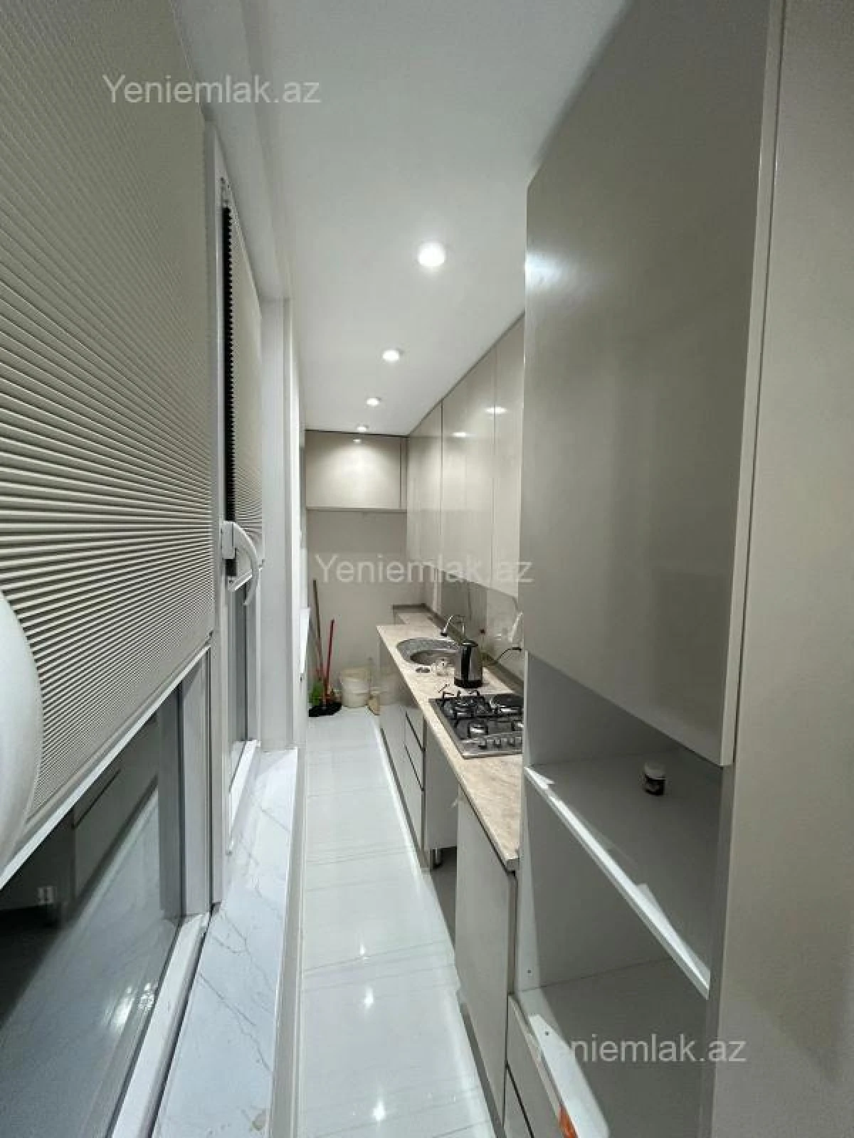 Satılır 2 otaqlı köhnə tikili 60 m²