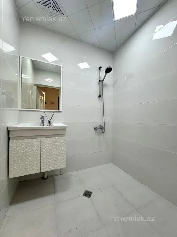 Satılır 2 otaqlı köhnə tikili 60 m²