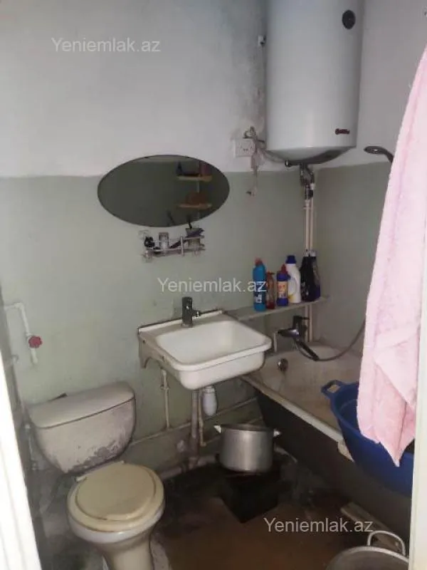 Satılır 2 otaqlı köhnə tikili 50 m²