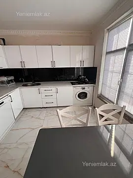 Satılır 6 otaqlı həyət evi 220 m²
