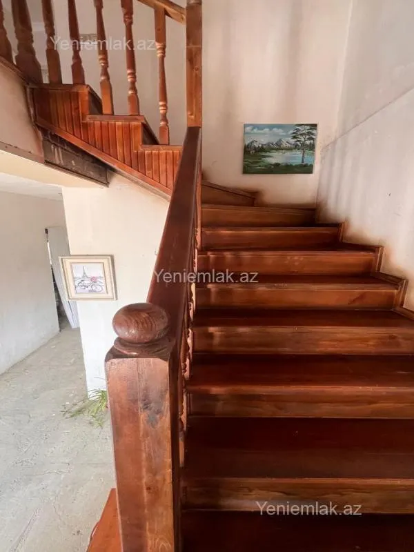 Satılır 6 otaqlı həyət evi 220 m²