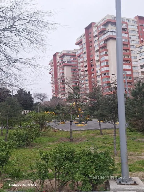 Satılır 2 otaqlı köhnə tikili 42 m²