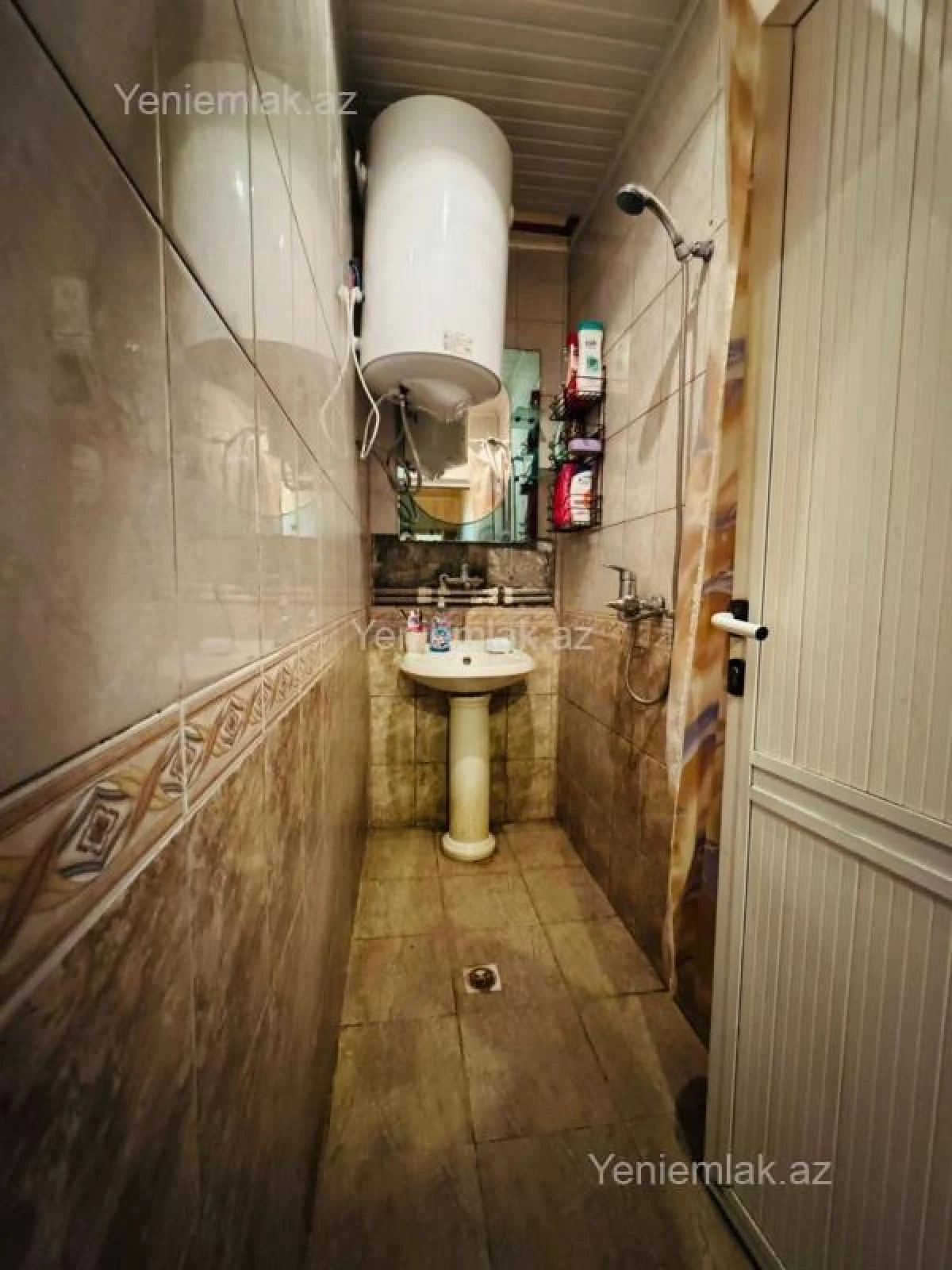 Satılır 2 otaqlı köhnə tikili 60 m²