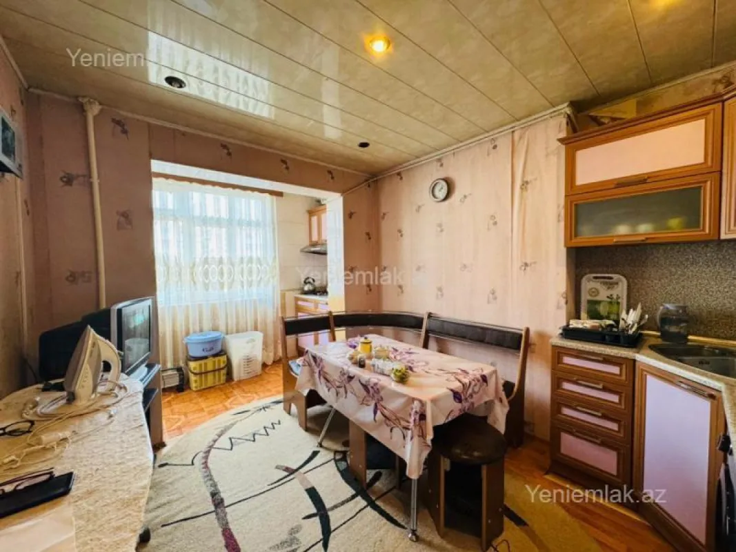 Satılır 2 otaqlı köhnə tikili 60 m²