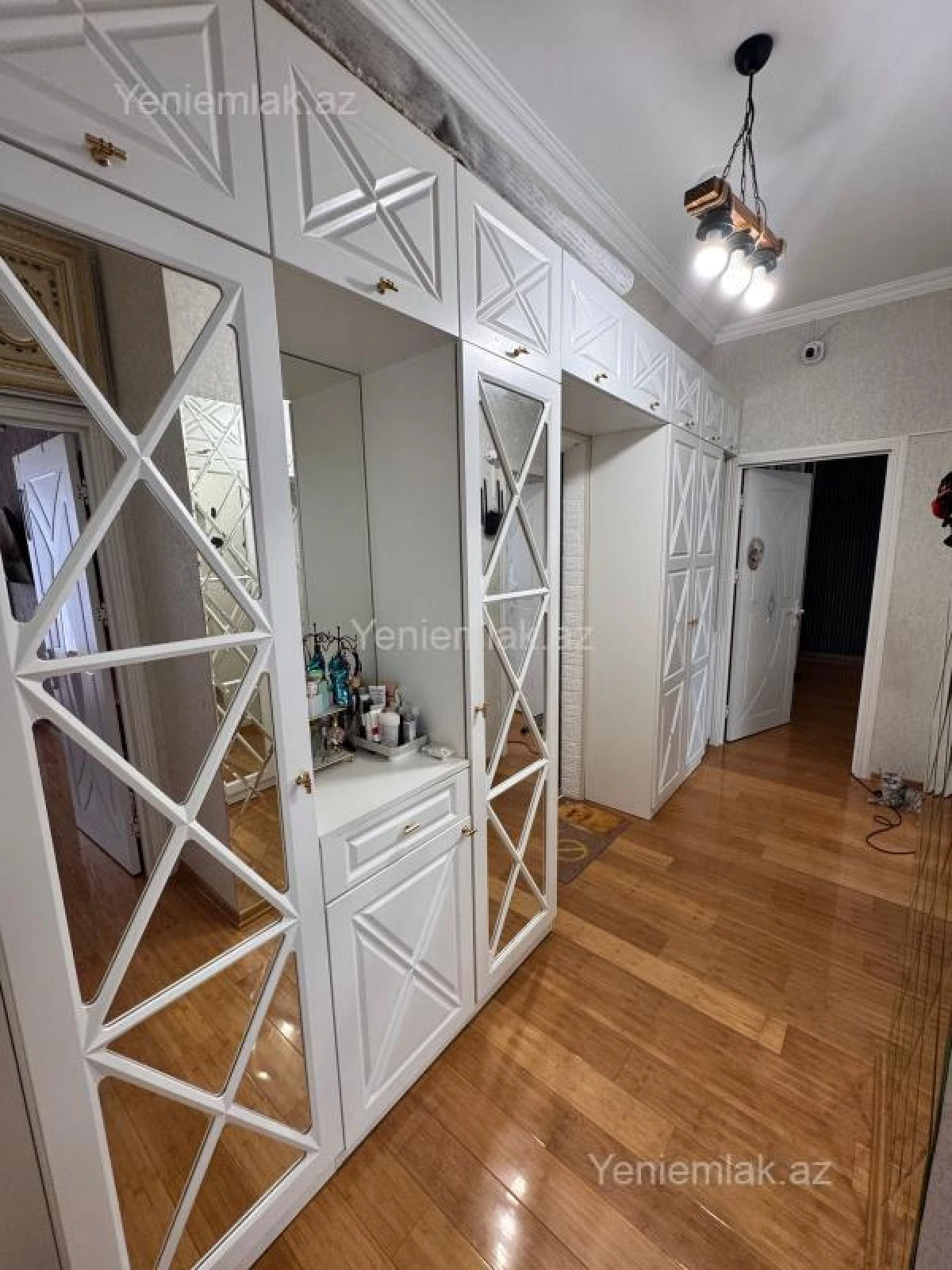 Satılır 2 otaqlı yeni tikili 63 m²