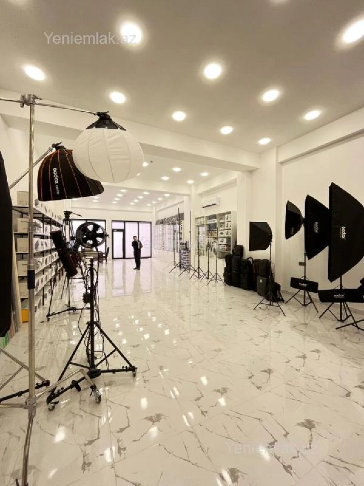 Satılır 3 otaqlı obyekt 155 m²