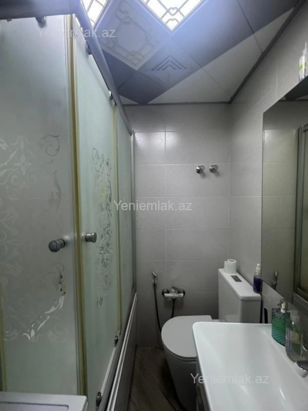 Satılır 2 otaqlı yeni tikili 60 m²