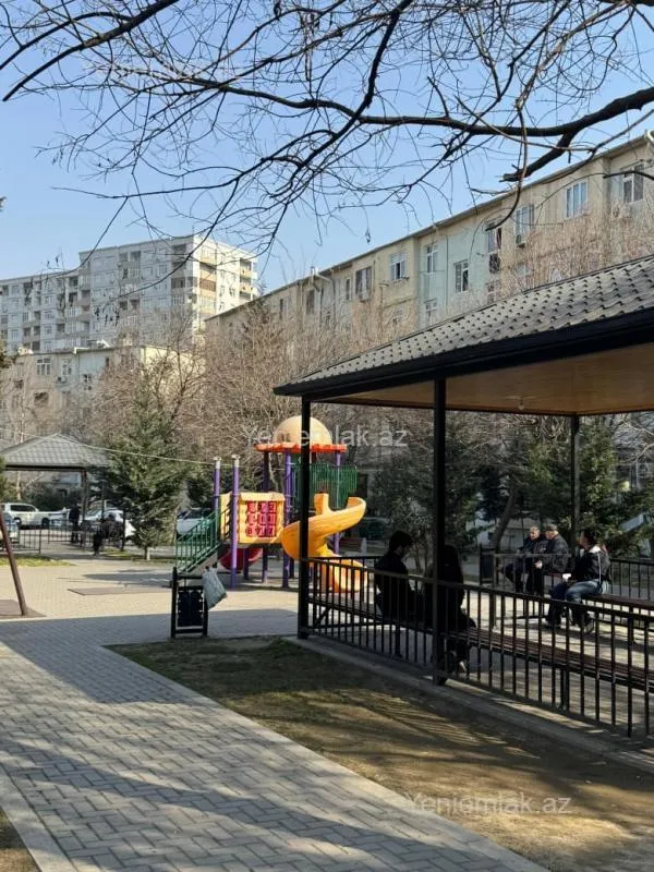 Satılır 1 otaqlı köhnə tikili 38 m²