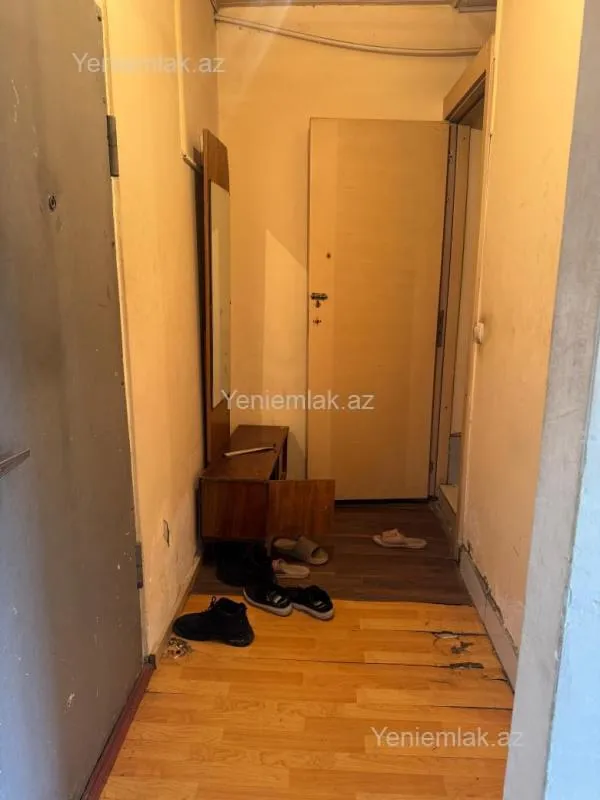 Satılır 1 otaqlı köhnə tikili 38 m²