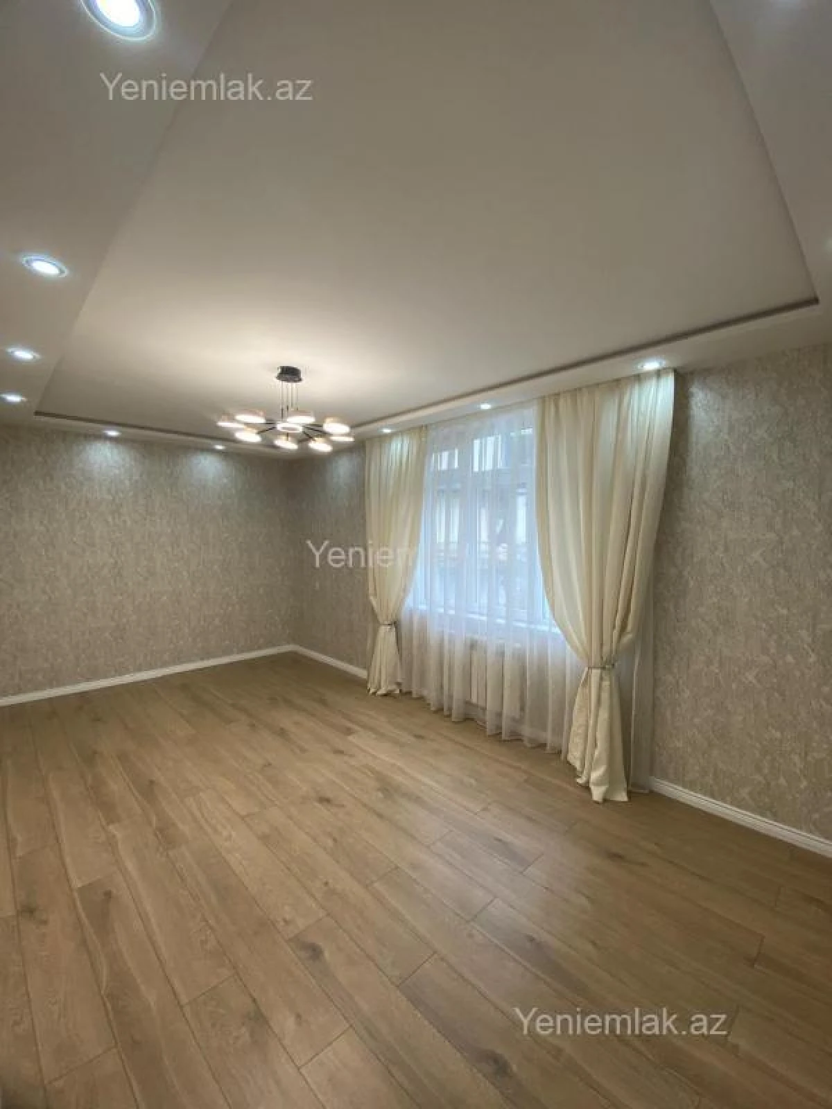 Satılır 2 otaqlı köhnə tikili 60 m²