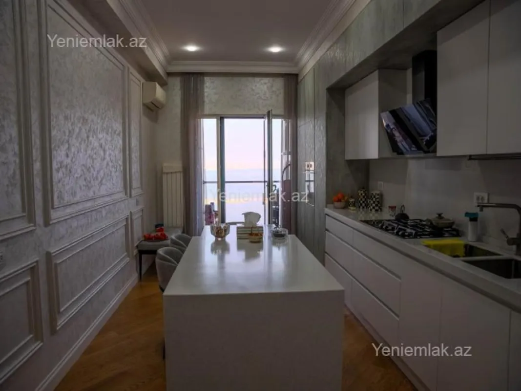 Satılır 5 otaqlı yeni tikili 228 m²
