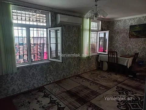 Satılır 4 otaqlı köhnə tikili 110 m²